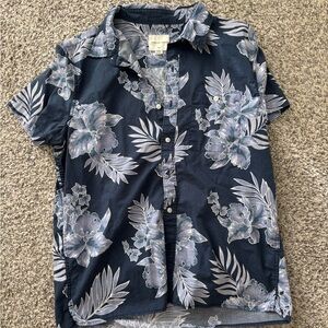 American Eagle Outfitters Navy Floral Short-Sleeve Button-Down Shirt